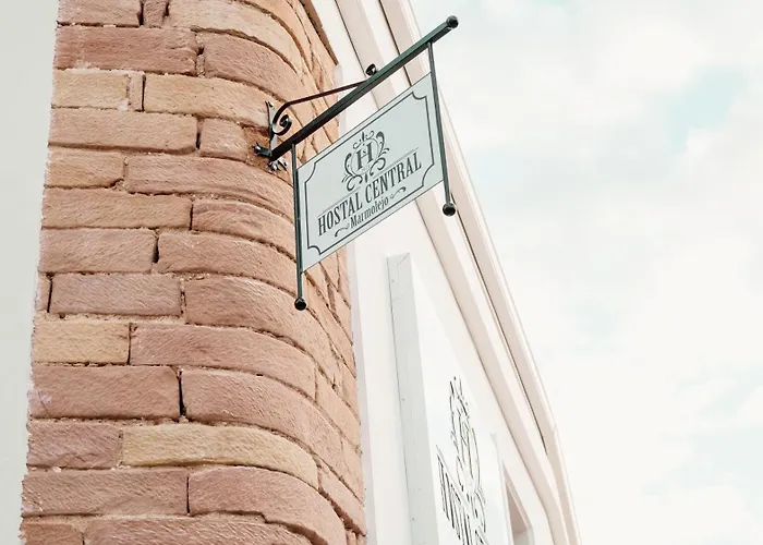 Hostal Central Marmolejo Гостевой дом Мармолехо