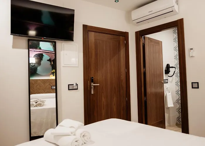 Hostal Central Marmolejo Pensión 3*